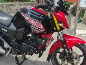যামাহা এফজেড ২০১৫ ব্ল্যাক