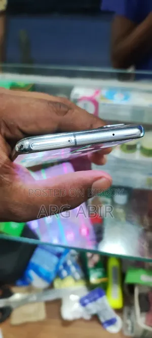 স্যামসাং গ্যালাক্সি এস২০ ৫জি ইউডব্লিউ ১২৮ জিবি ব্রোঞ্জ