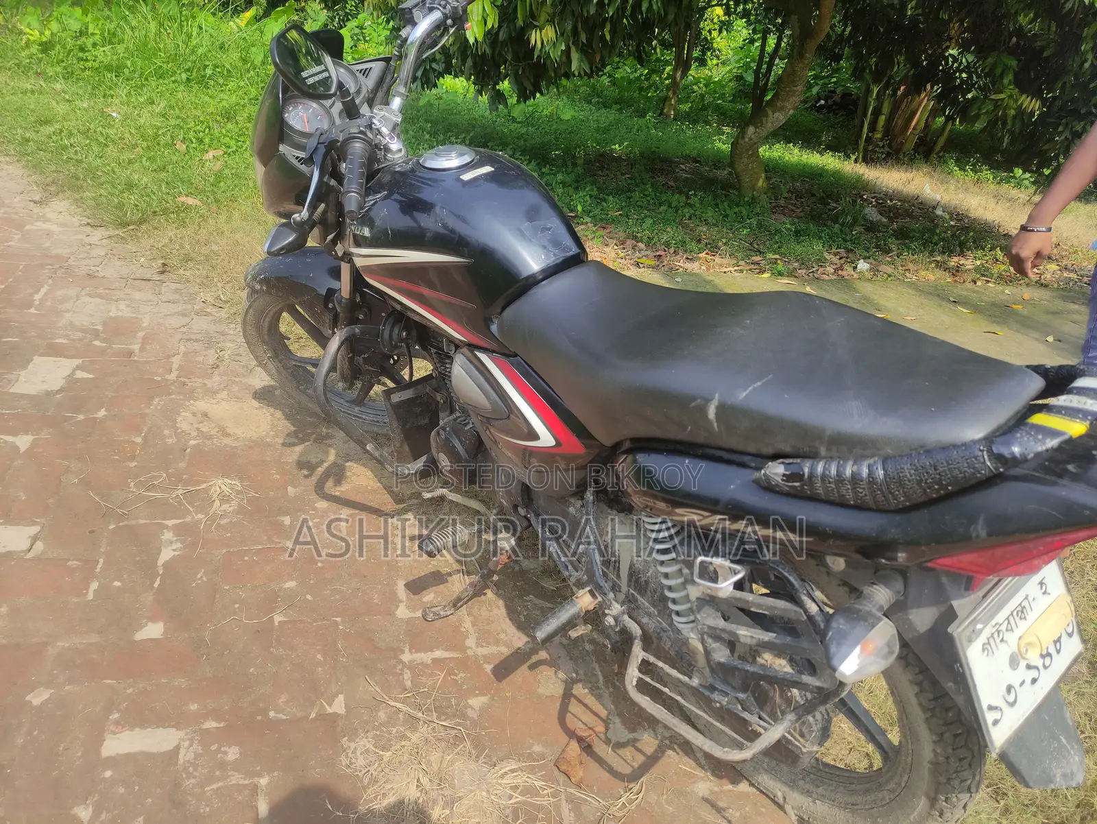 হোন্ডা সিবি ২০২২ ব্ল্যাক