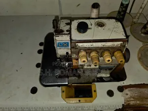একটি সেলাই মেশিন ও ওভারলক বিক্রি করা হবে