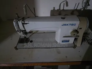 একটি সেলাই মেশিন ও ওভারলক বিক্রি করা হবে