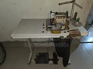 একটি সেলাই মেশিন ও ওভারলক বিক্রি করা হবে
