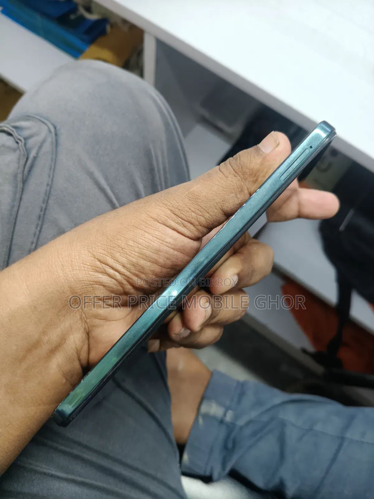 Vivo Y28 128 GB Blue
