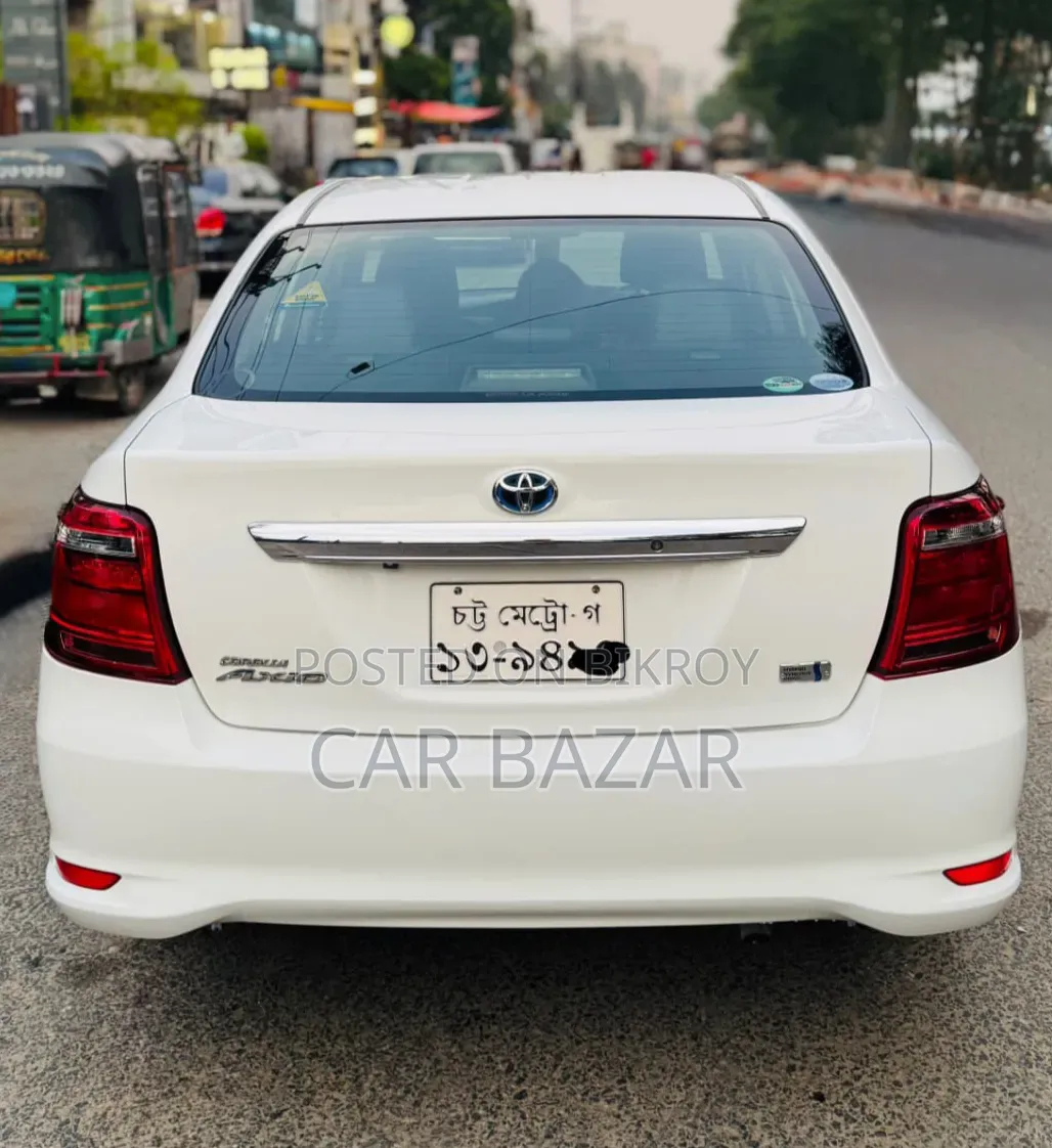 Toyota Axio 1.5 Hybrid 2WD 2015 White