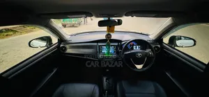 Toyota Axio 1.5 Hybrid 2WD 2015 White