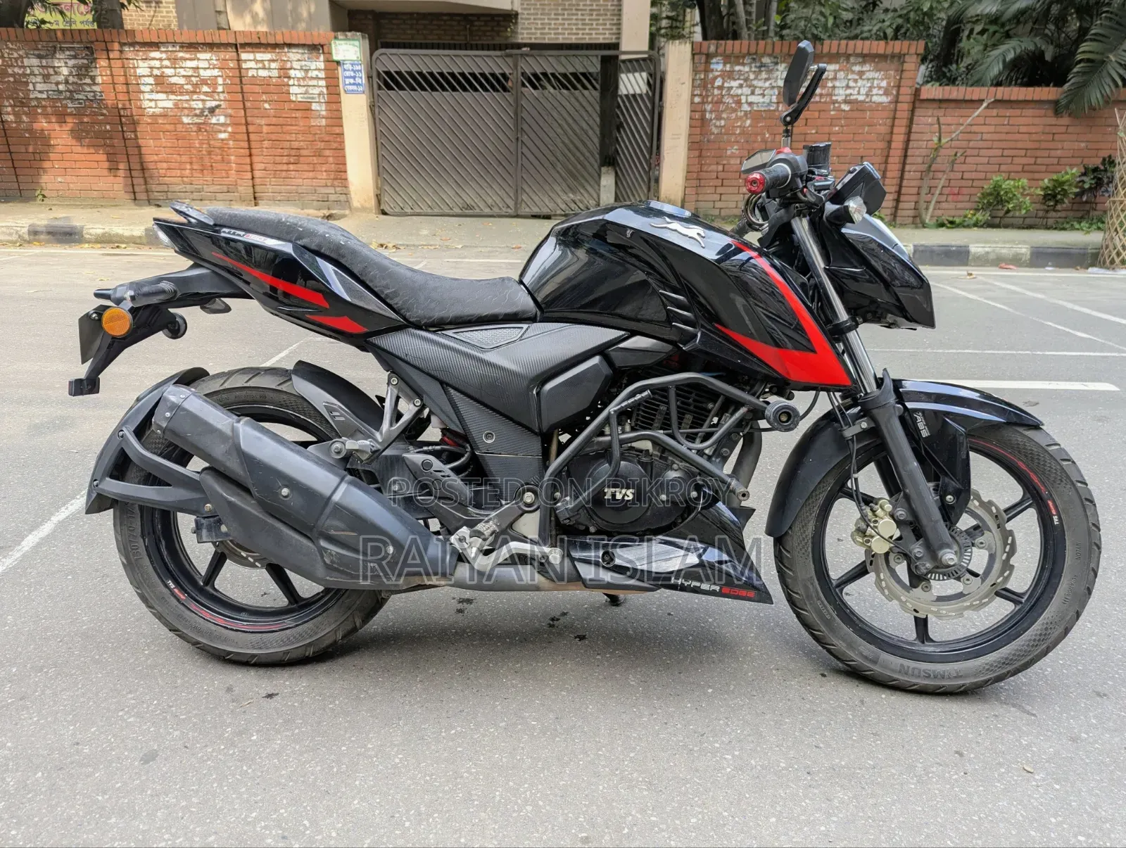 TVS Apache RTR 160 4V 2022 Black