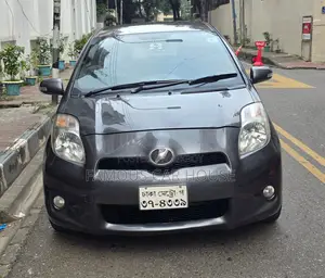 Toyota Vitz 1.0 Front-Wheel Drive 3-Door 2009 Gray