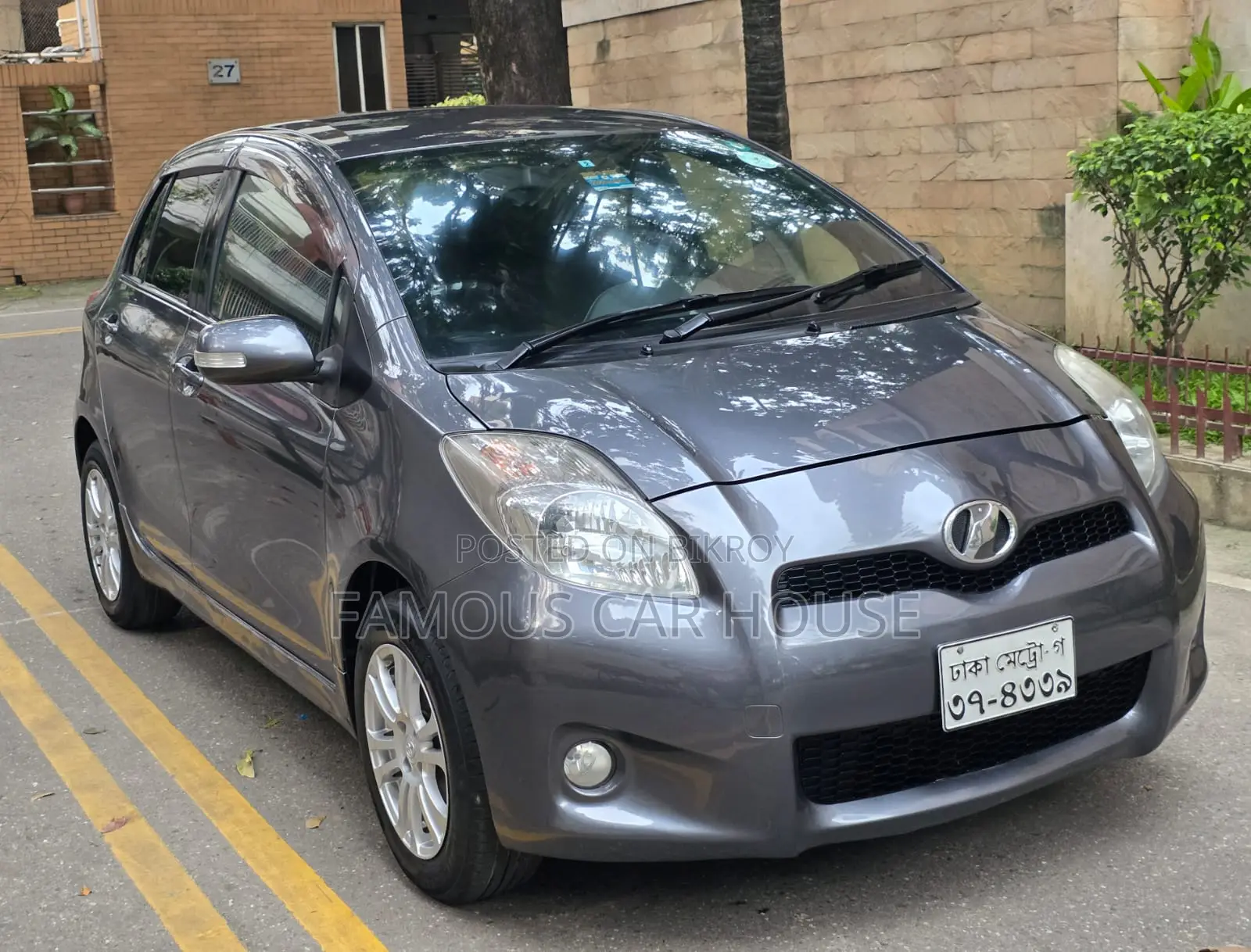 Toyota Vitz 1.0 Front-Wheel Drive 3-Door 2009 Gray