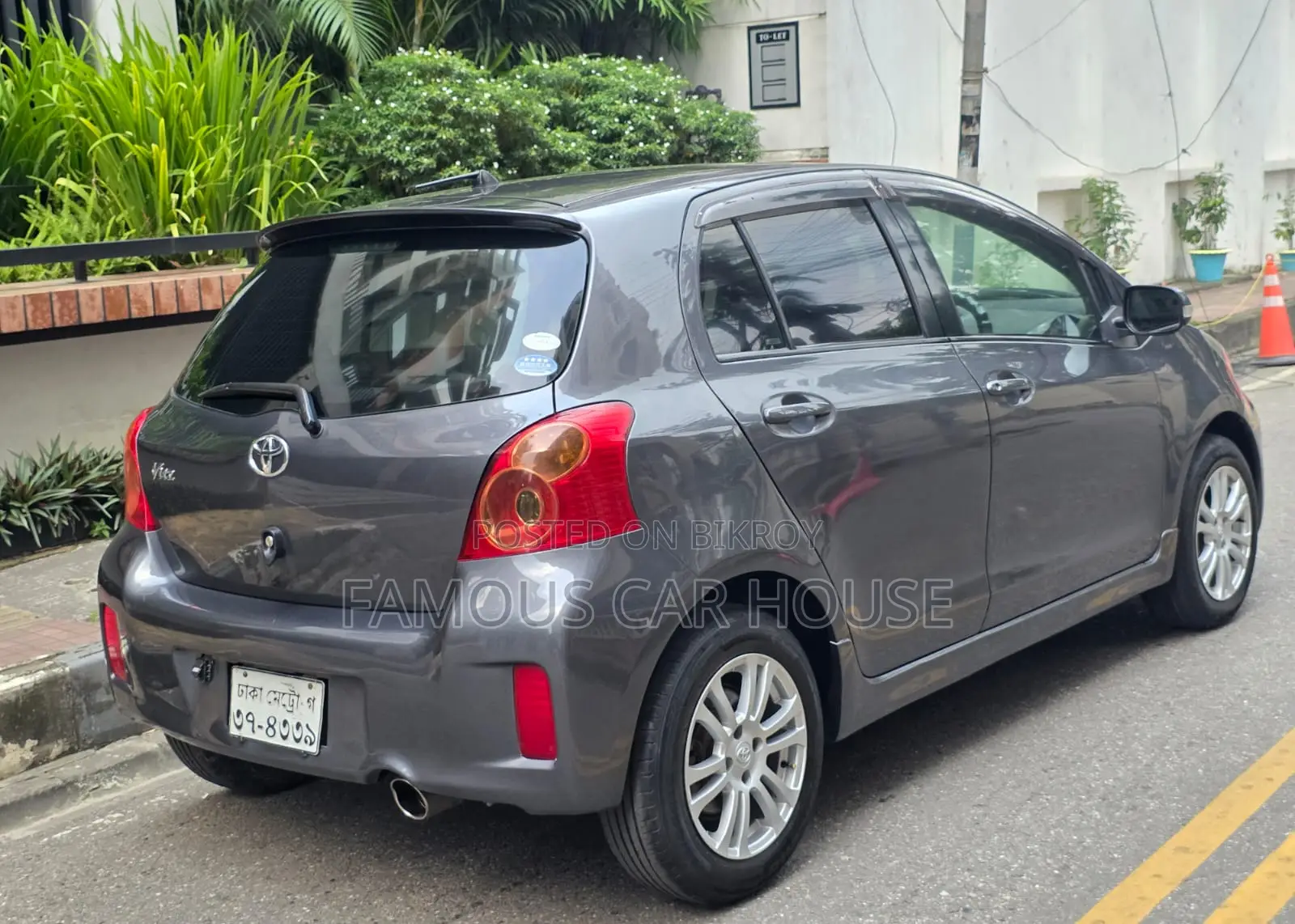 Toyota Vitz 1.0 Front-Wheel Drive 3-Door 2009 Gray