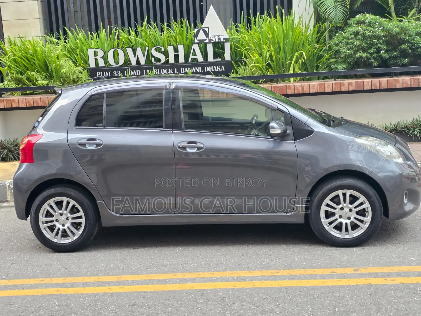 Toyota Vitz 1.0 Front-Wheel Drive 3-Door 2009 Gray