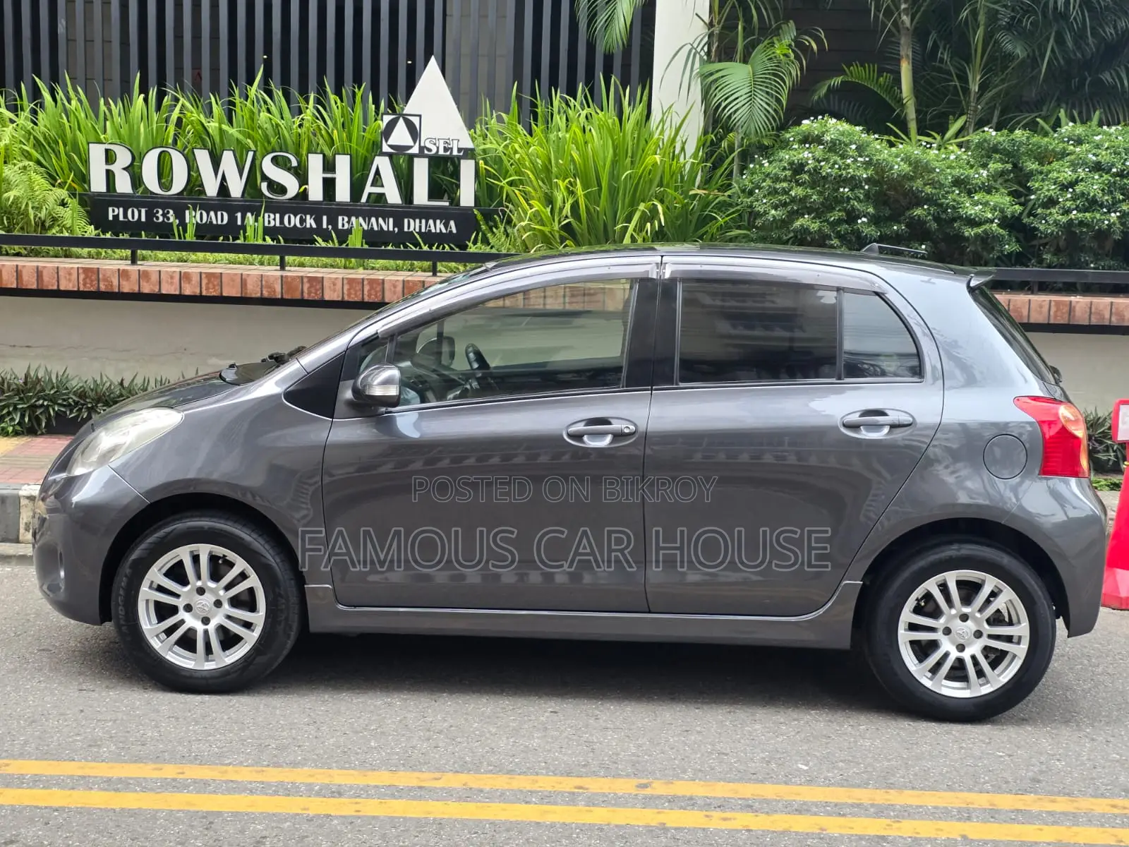 Toyota Vitz 1.0 Front-Wheel Drive 3-Door 2009 Gray