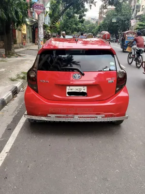 টয়োটা অ্যাকুয়া ২০১২ রেড