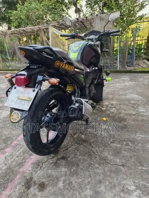 ইয়ামাহা এফজেড ২০১৭ কালো