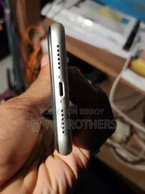 Apple iPhone 11 64 GB White
