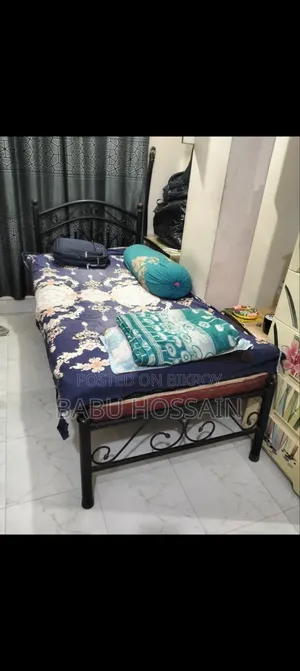 স্টিলের খাট ও ম্যাট্রিক্স