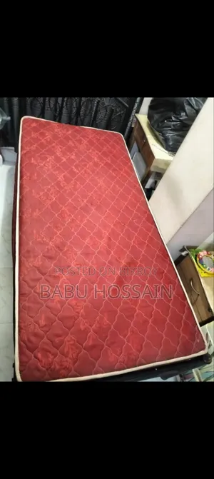 স্টিলের খাট ও ম্যাট্রিক্স