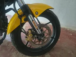 Suzuki Gixxer 2023 Yellow