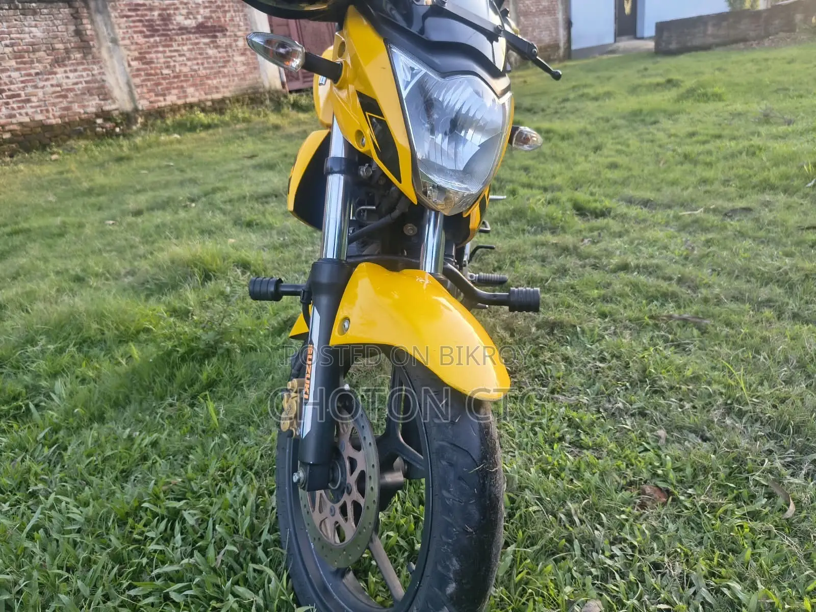 Suzuki Gixxer 2023 Yellow
