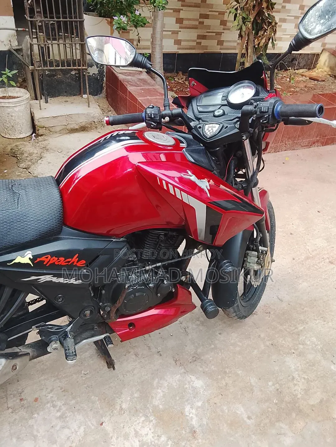 TVS Apache RTR 160 2-Valve 2015 Red