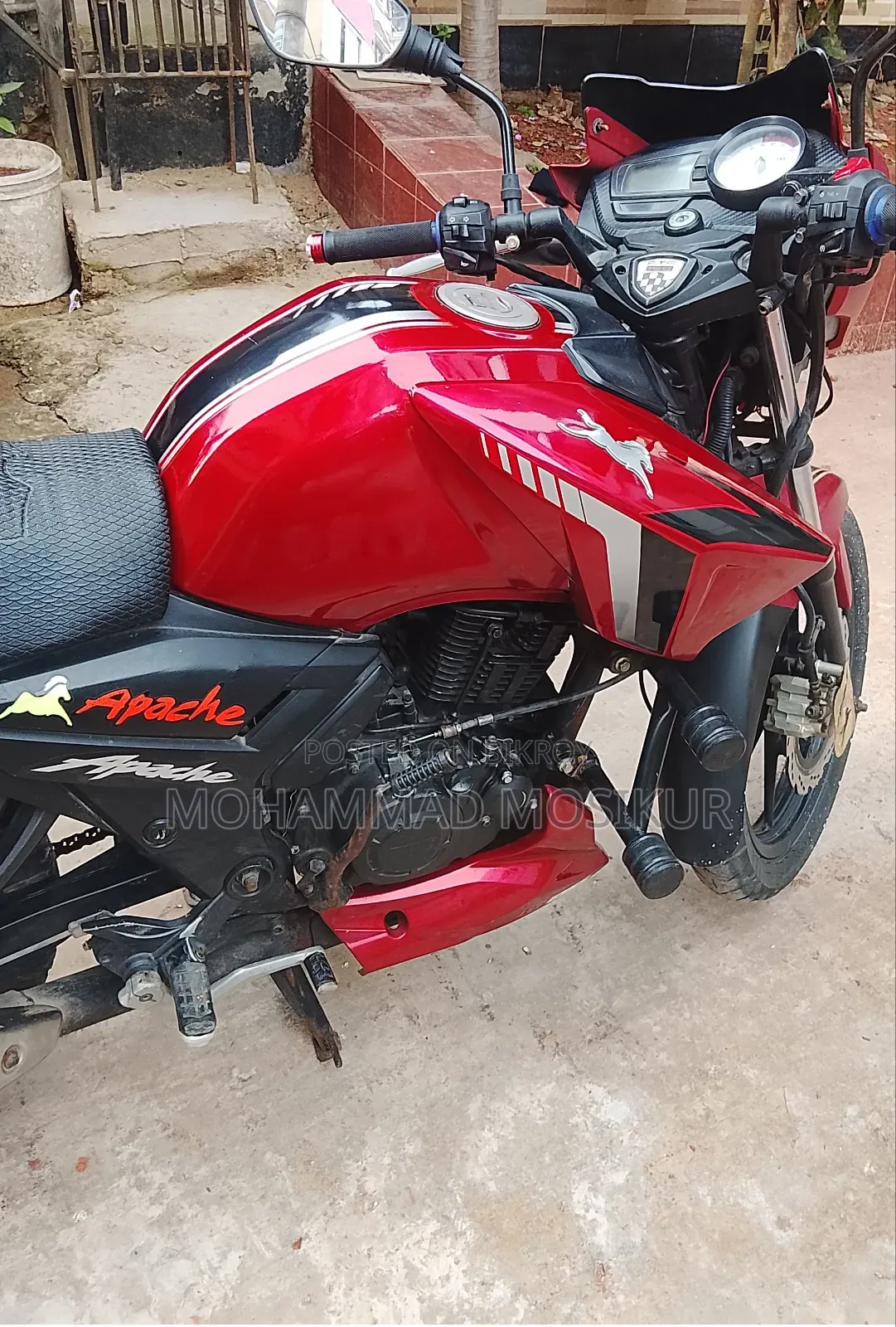 TVS Apache RTR 160 2-Valve 2015 Red