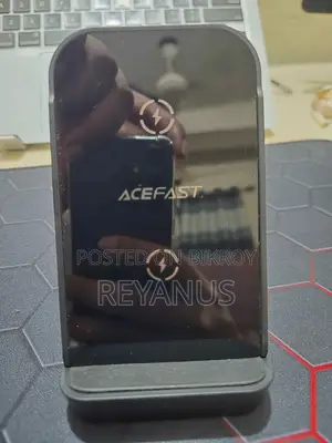 AceFast Fast Wireless Charger Desktop Holder E14