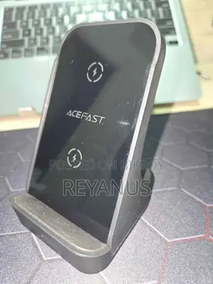 AceFast Fast Wireless Charger Desktop Holder E14