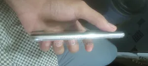 অ্যাপল আইফোন এক্স ২৫৬ জিবি হোয়াইট