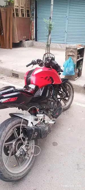 TVS Apache 160 4V 2019 Red