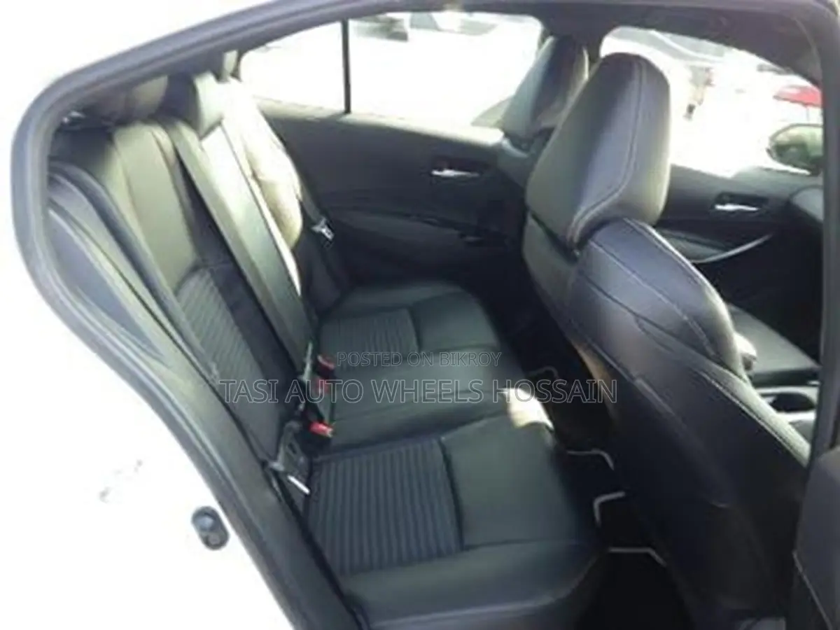 Toyota Corolla LE 2021 Pearl