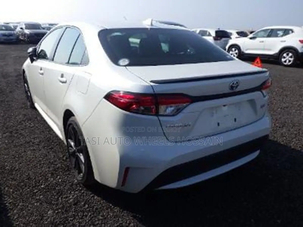 Toyota Corolla LE 2021 Pearl