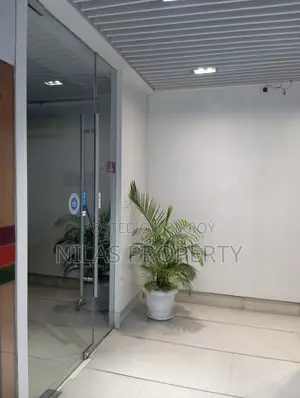 বনানীতে নিচতলার শোরুম স্পেস ভাড়া