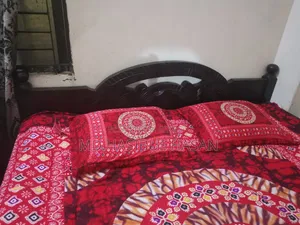 Used. Old but good condition double bed/5/7