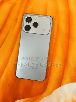Tecno Spark 40 128 GB Silver