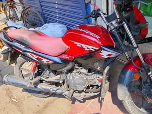 Hero Glamour 2022 Red