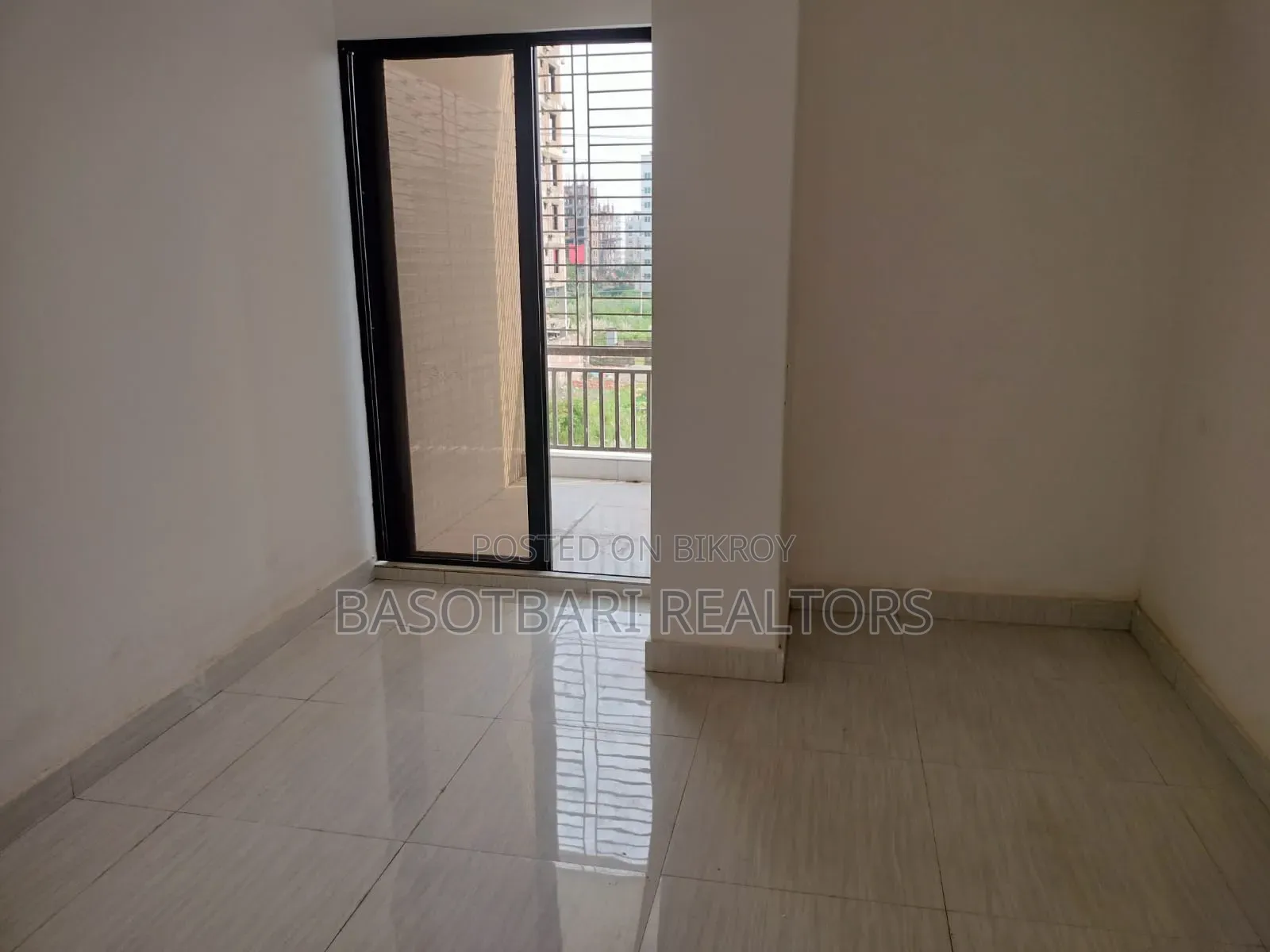 3 Bedroom Apartment in Aftab Nagar for sale
