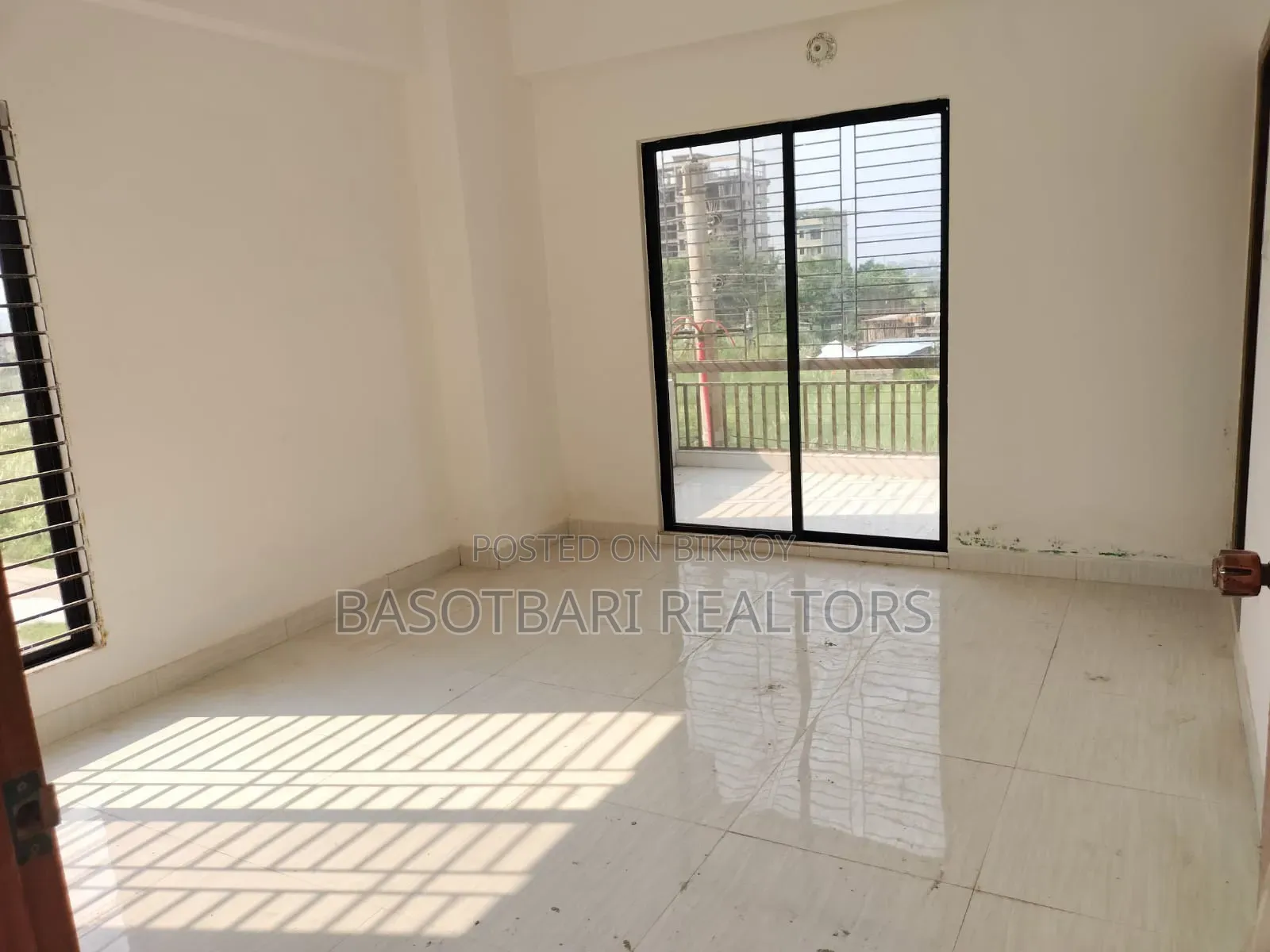 3 Bedroom Apartment in Aftab Nagar for sale