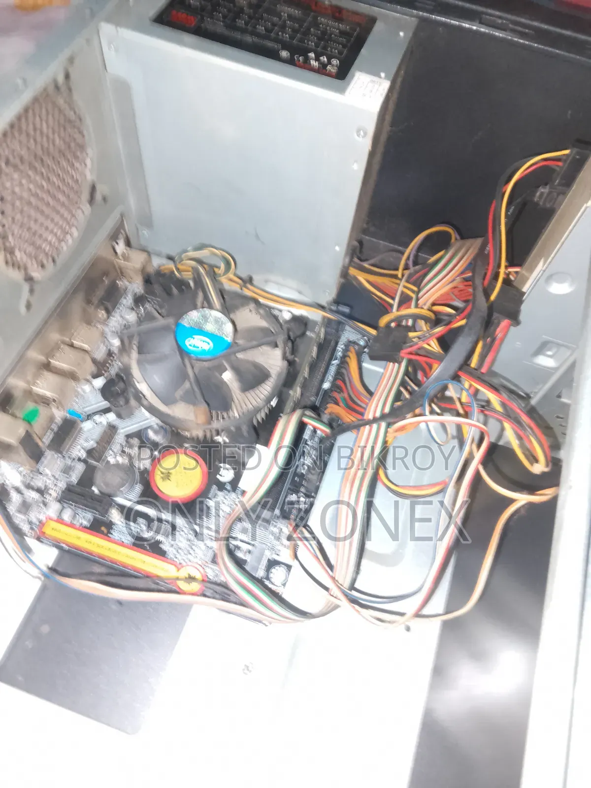 Desktop Computer 8 GB RAM Intel Core i3 250 GB SSD