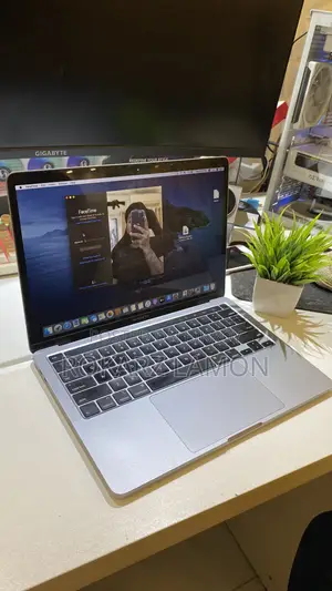 Laptop Apple MacBook Pro 2020 8GB Intel Core i5 SSD 256GB
