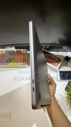 Laptop Apple MacBook Pro 2020 8GB Intel Core i5 SSD 256GB