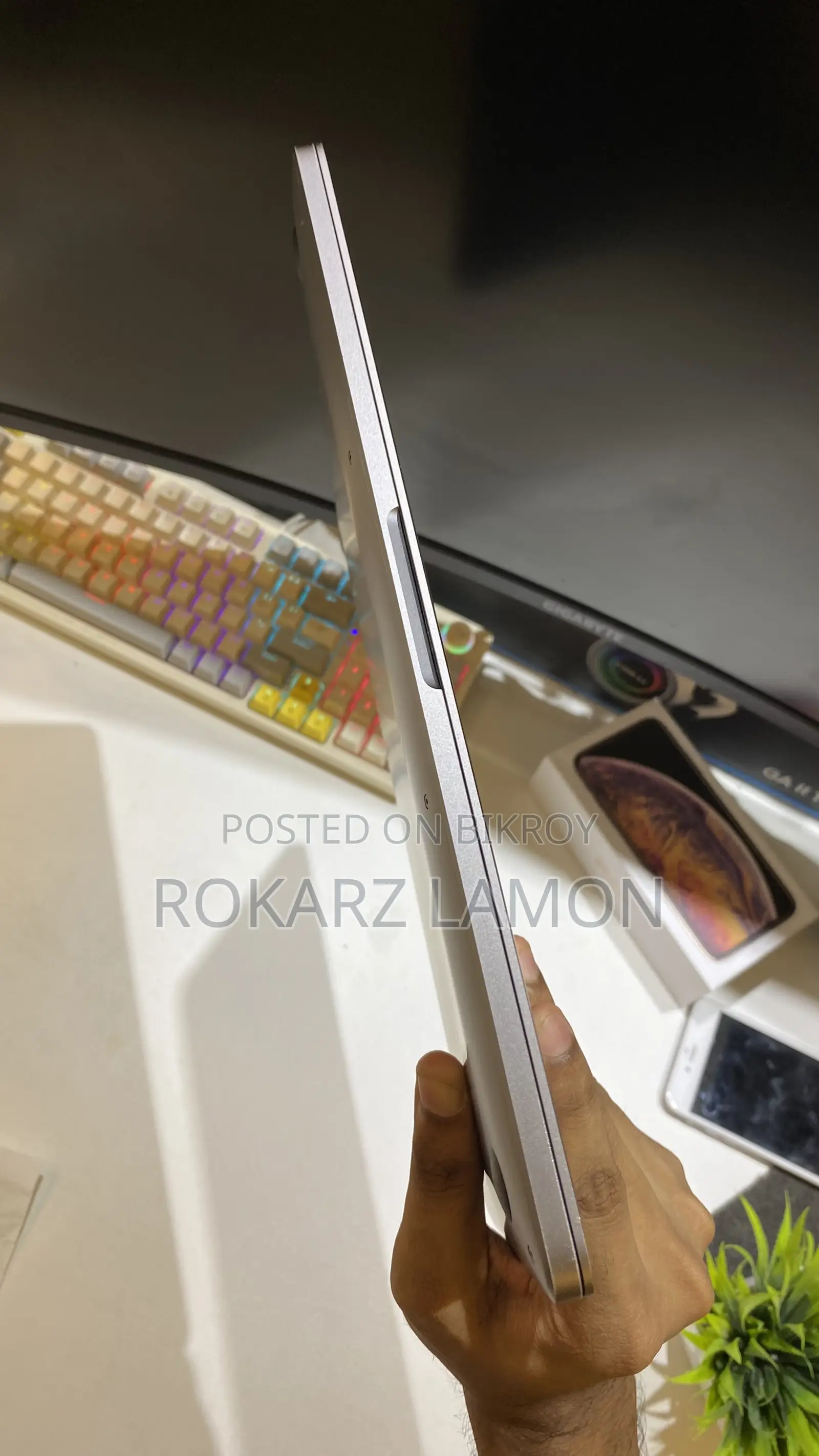 Laptop Apple MacBook Pro 2020 8GB Intel Core i5 SSD 256GB