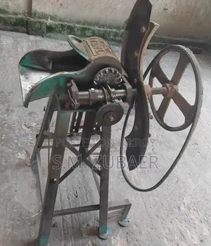 Cow Straw Cutting Machine