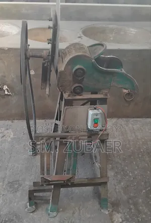 Cow Straw Cutting Machine