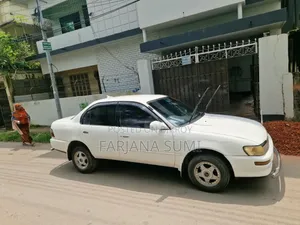 টয়োটা করোল্লা অটোমেটিক ১৯৯৪ সাদা