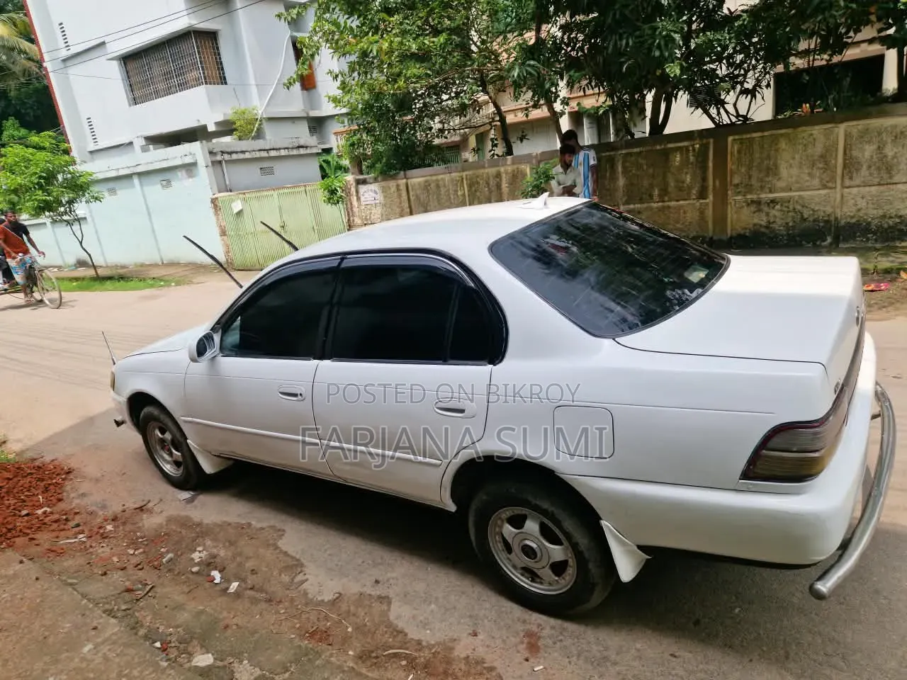 টয়োটা করোল্লা অটোমেটিক ১৯৯৪ সাদা
