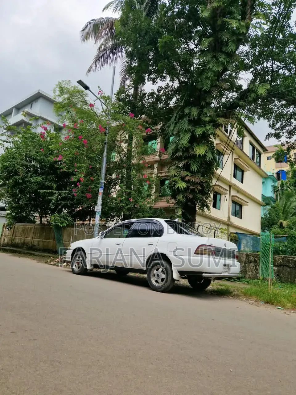 টয়োটা করোল্লা অটোমেটিক ১৯৯৪ সাদা