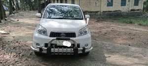 টয়োটা রাশ ২০১০ হোয়াইট
