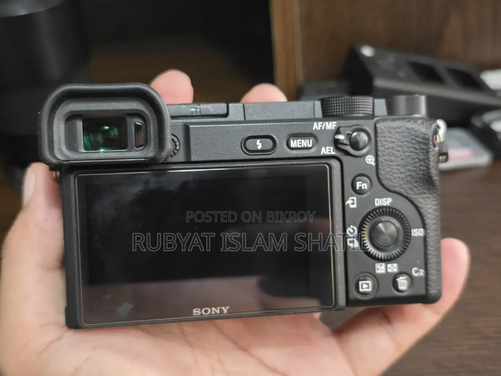Sony A6400 Setup (Body + Telephoto Lens + 256GB SD + Accessories)