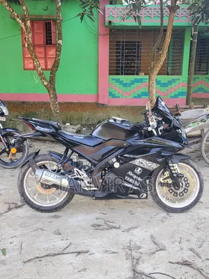 যামাহা আর১৫ ভি৩ ২০২১ কালো