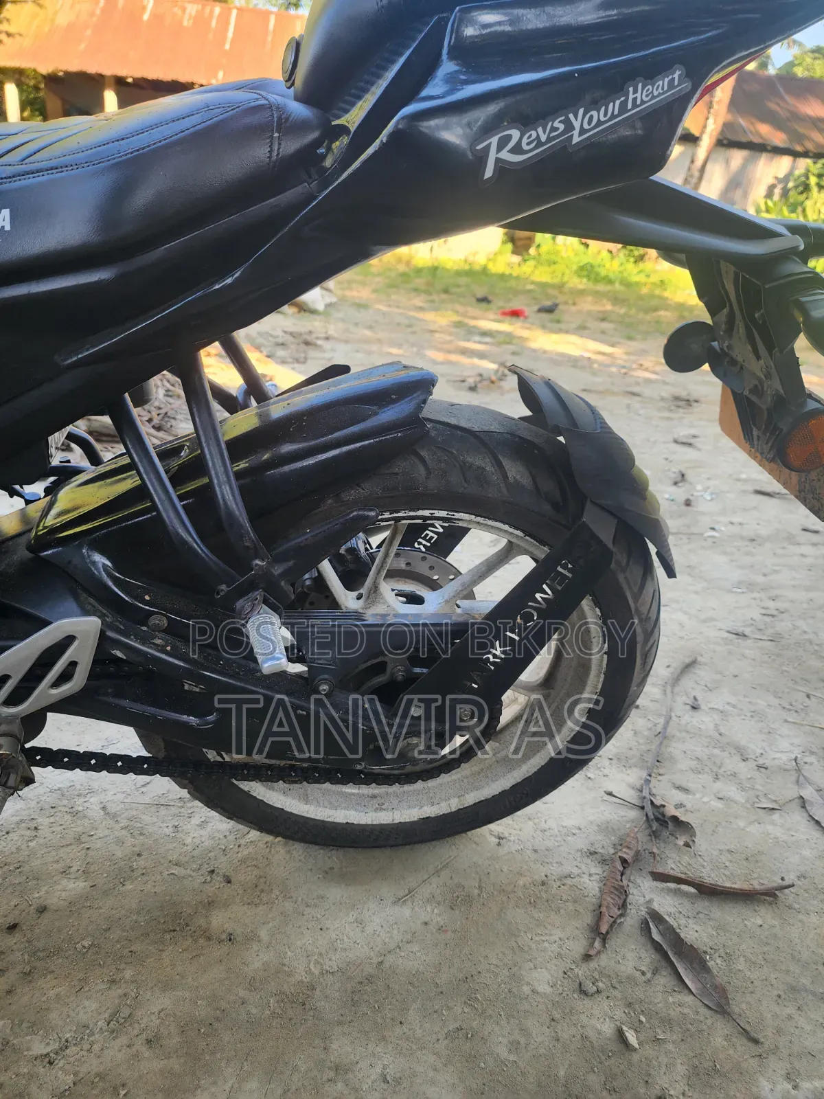 যামাহা আর১৫ ভি৩ ২০২১ কালো