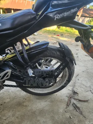 যামাহা আর১৫ ভি৩ ২০২১ কালো